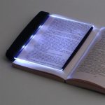 Lampe de Lecture LED Rechargeable à Couverture Magnétique