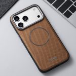 Coque iPhone cuir synthétique MagSafe protection caméra