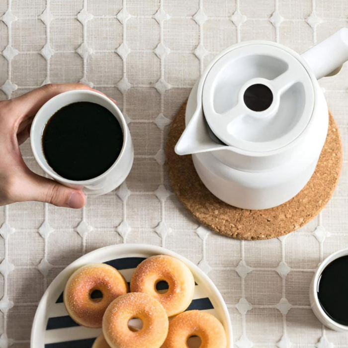 Minimalistische-Thermoskan-Dubbelwandige-Isolatiefles-voor-Koffie-en-Thee-Home-Living-DeWoonVallei-DeWoonVallei-4